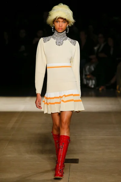 Look 48